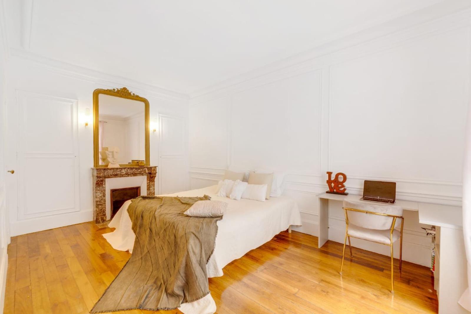 Luxurious Flat Champs Elysee Apartment